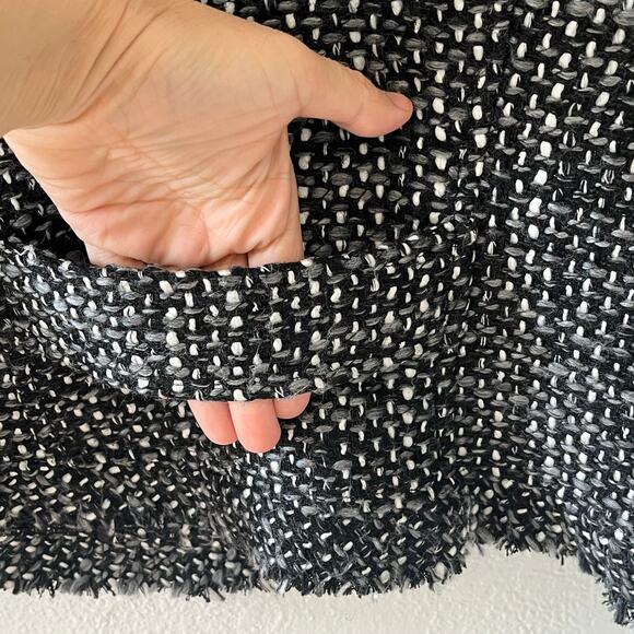 Women's CAbi Black White Tweed 2 Large Button Frayed Blazer Jacket Size Large - Picture 5 of 8